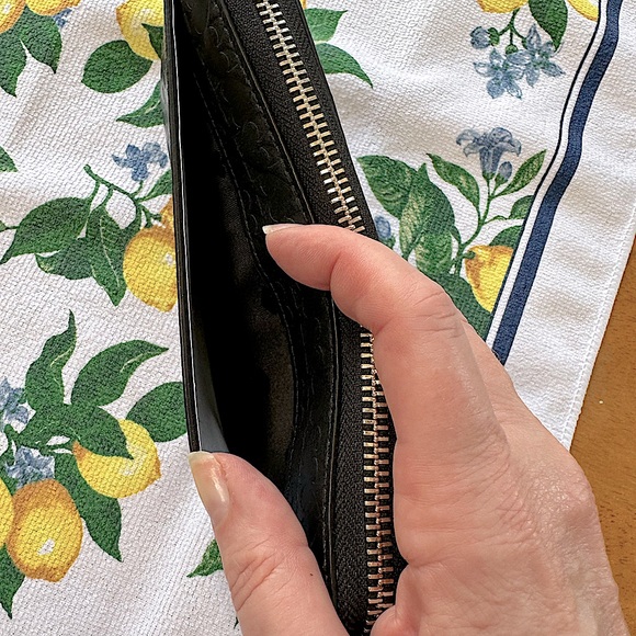 Kate spade continental wallet embossed spade pattern - Picture 4 of 9